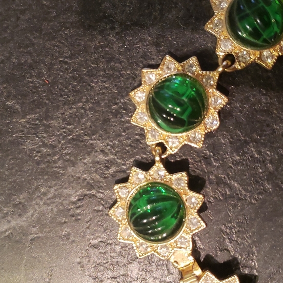 Gorgeous Kenneth Jay Lane statement necklace. - Picture 3 of 9